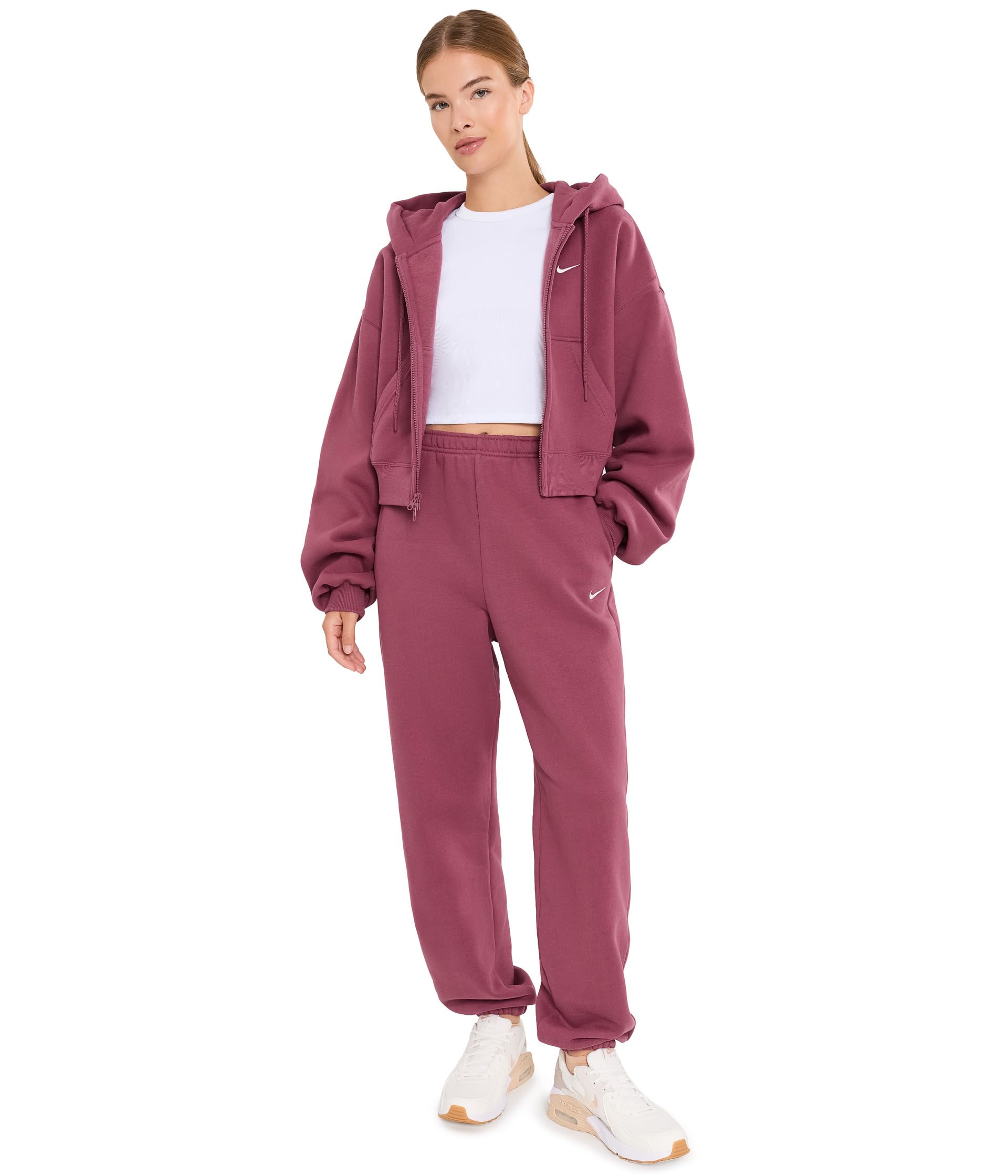 Nike IM8074 Studio Fleece spodnie oversize z materiału średniej grubości z wysokim ściągaczem i ściągaczami dla kobiet