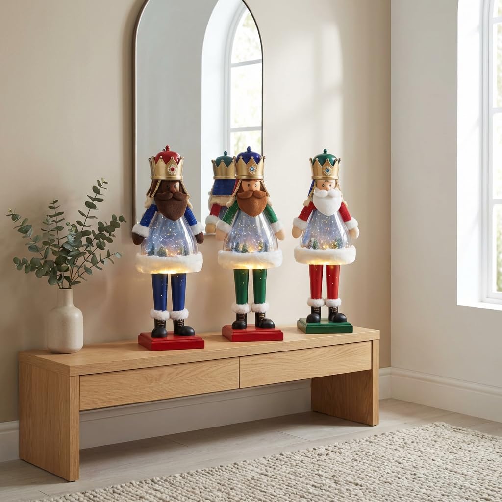 KAROLINE&CO. Décoration Noël – Père Noël 68 cm avec Lumières & Musique – Figurine Noel Premium – Deco Noël Élégante pour Maison – Boule de Noël | Poupée Festive Lumineuse