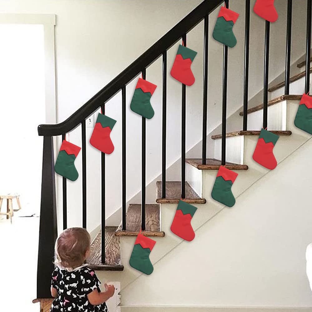 mini calze di Natale, 24 pezzi di 7 pollici calze rosse e verdi, gift card clip argento, cibo all'ingrosso per vicini, colleghi e bambini, piccola copertura dell'albero
