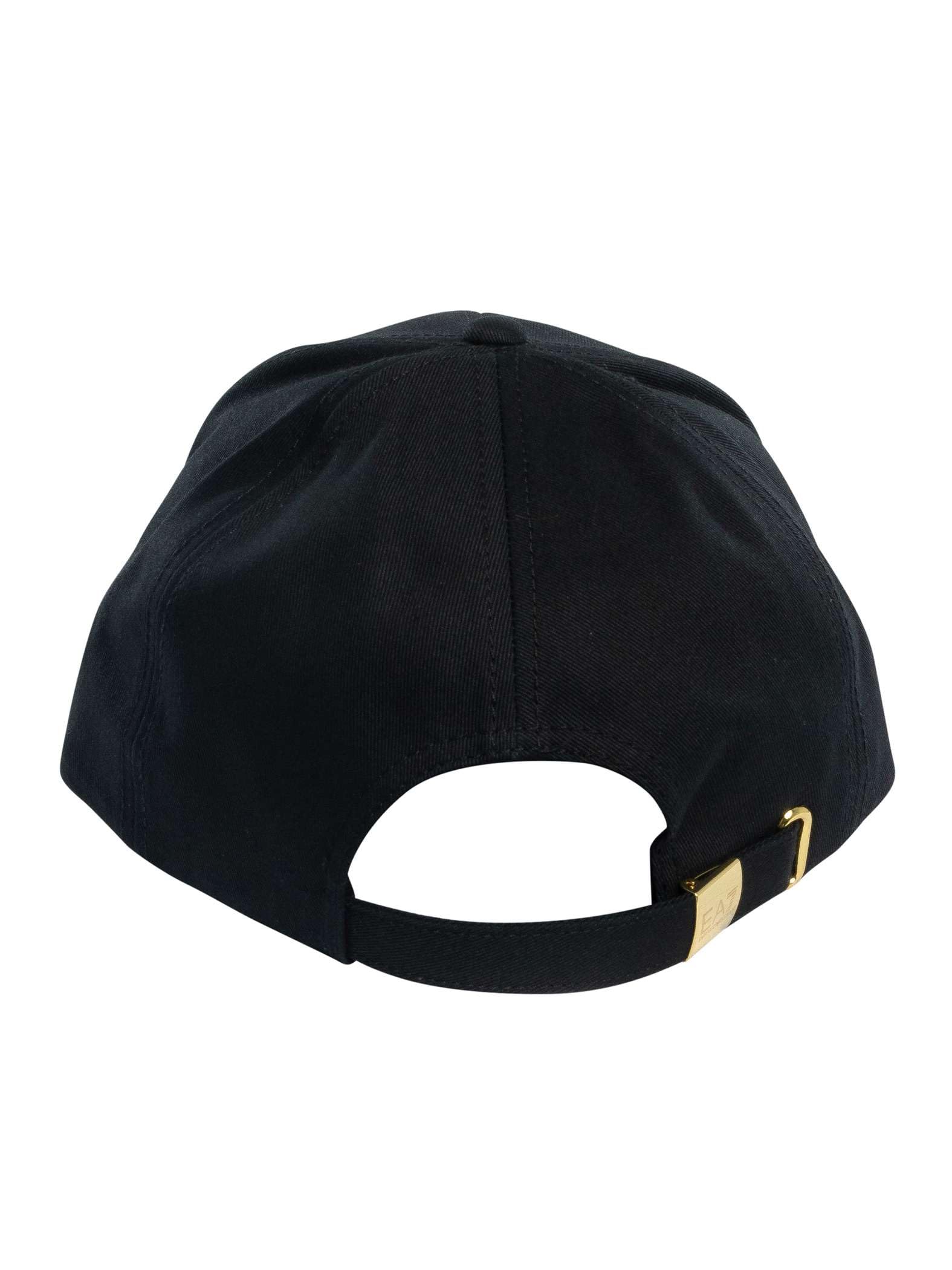 EA7 Il **Cappello Armani Uomo Baseball Accessorio Sportivo ed Elegante, Perfetto per completare Il Look Casual. Realizzato con Materiali di Alta qualità, Offre Un Design Semplice ma dist...