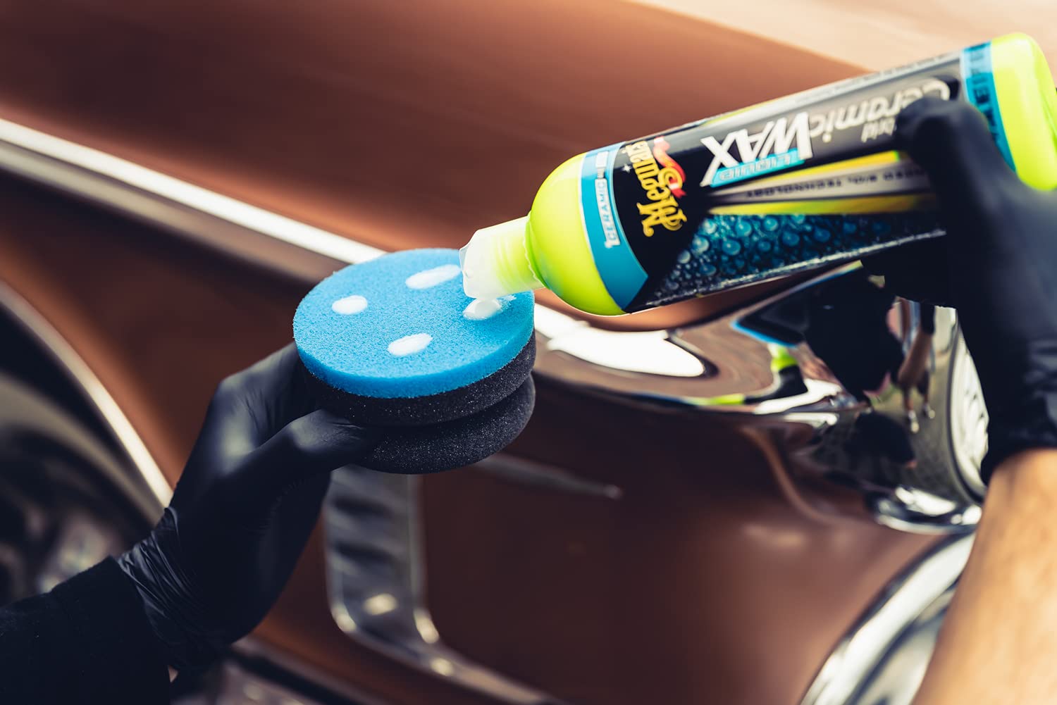 detailmate Meguiars - Kit de cuidado para el coche, cera líquida híbrida de cerámica de 473 ml, gamuza de microfibra azul 550 GSM + esponja de aplicación de cera, sellado para el cuidado del vehículo