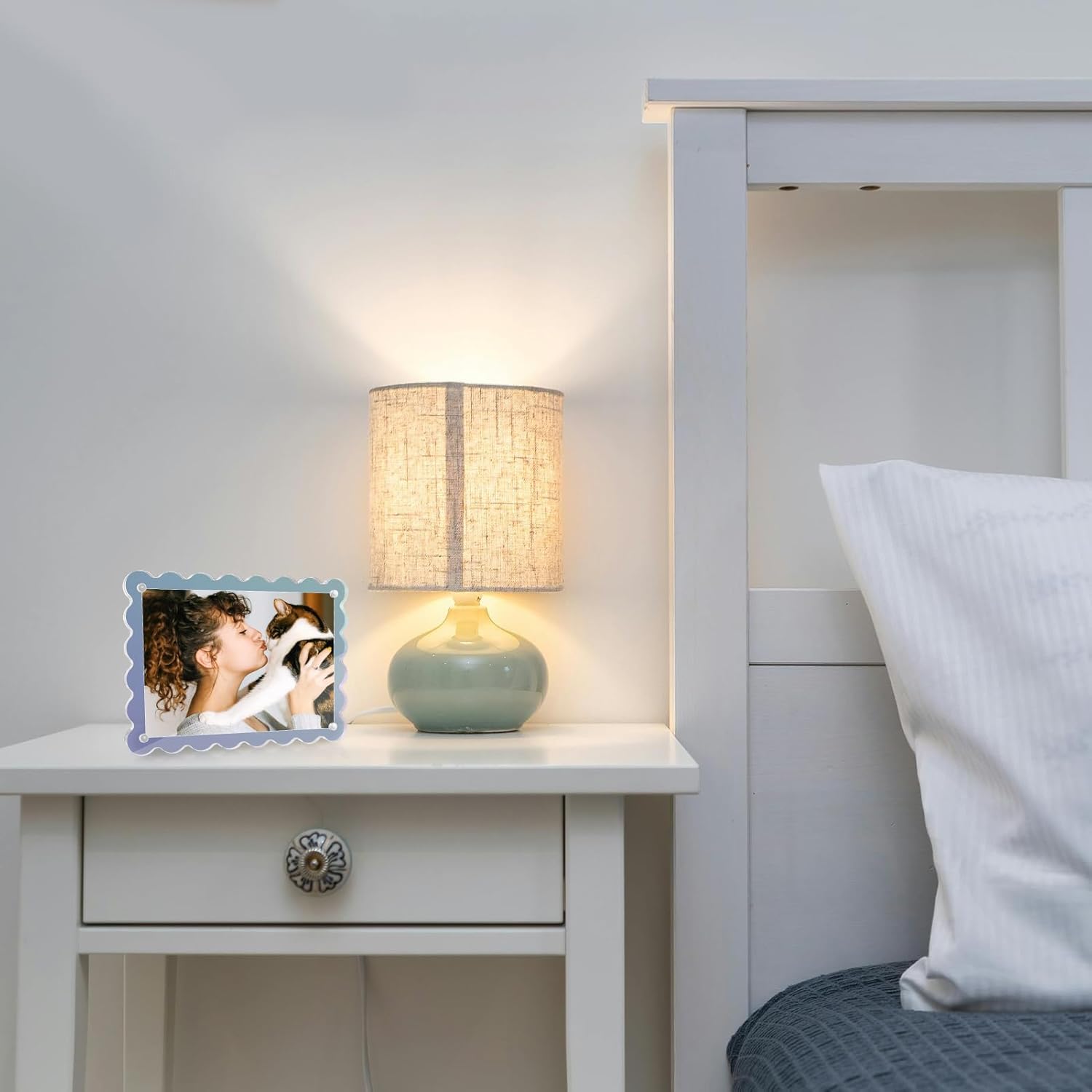 Acrylic Picture Frames 3 Pack 4x6 inch Scalloped Iridescent with Detachable Stand, Vertical and Horizontal Tabletop Display, Magnetic Photo Frames for Café/Home/Weeding/Party - Image 6