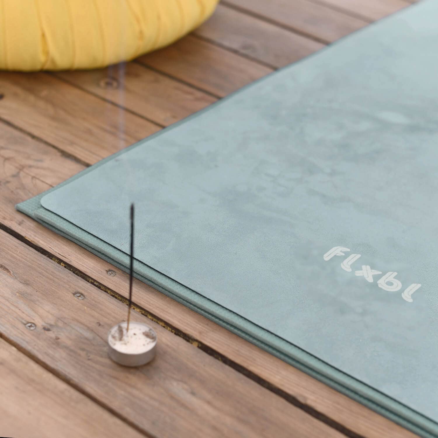 FLXBL Esterilla de Yoga de Viaje y Capa Superior - Ligera y Plegable
