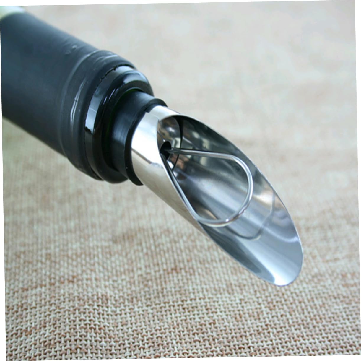 10-Piece Stainless Steel Wine Pourer and Stopper Set Creative Wine Aerator Bottle Spout for Home Restaurant and Banquet Use
