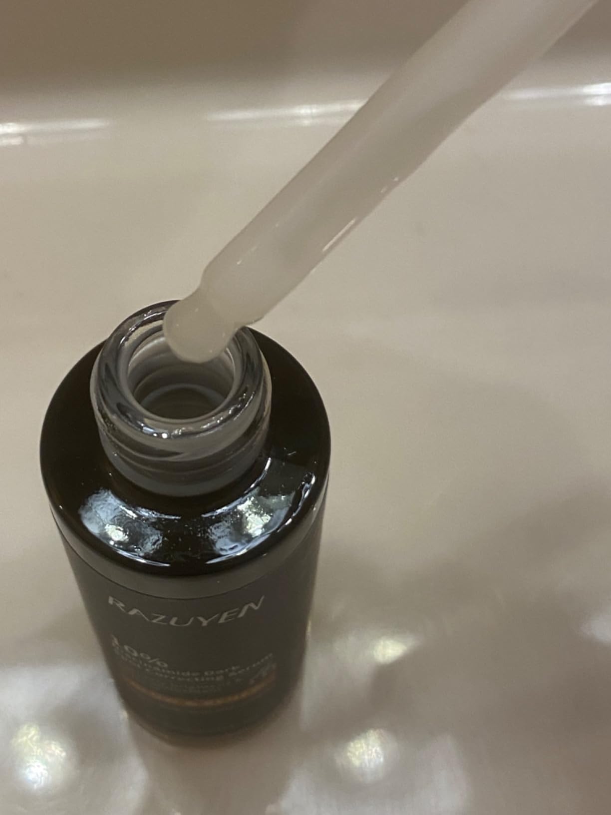 RAZUYEN 10% Niacinamide Serum, Panthenol, Arbutin Face Serum to Help Improve Uneven Skin Tone and Soothing Skin, Hydrating Serum for Radiant Skin, 30 ml