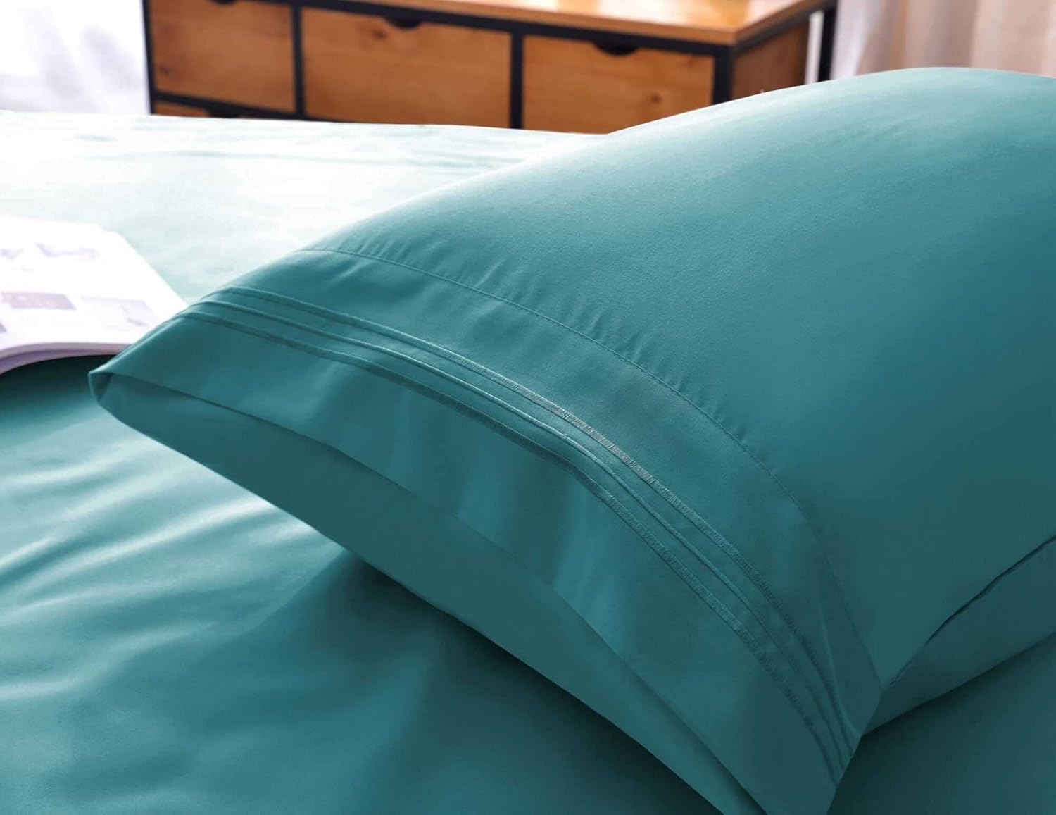The Season Essentials Wrinkle Free Sheet Sets with Deep Pockets & Stain Resistant, 4 pc, 1800 Thread Count Based, Teal, California King