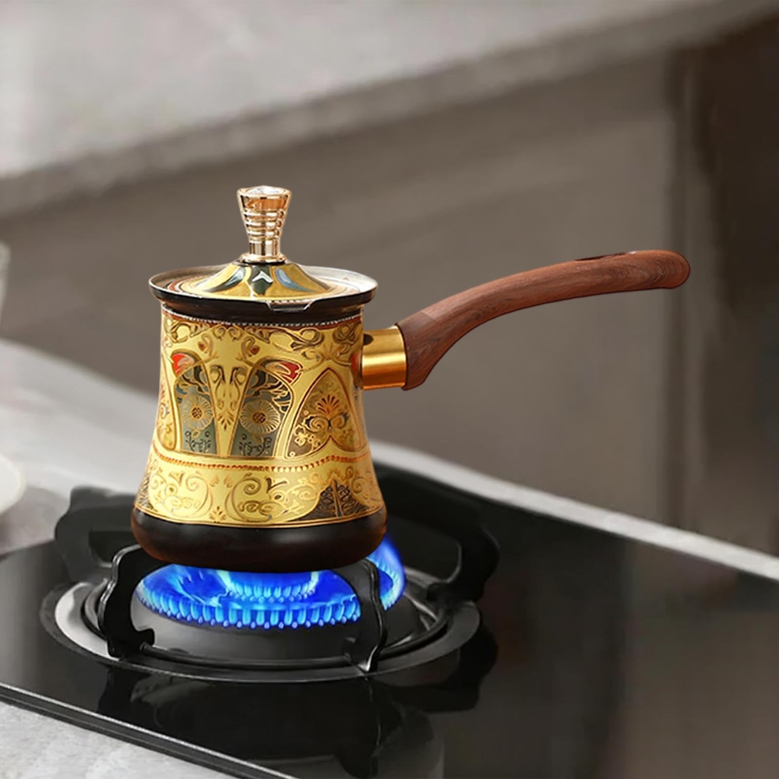 Caffettiera turca con manico lungo con beccuccio versatore
