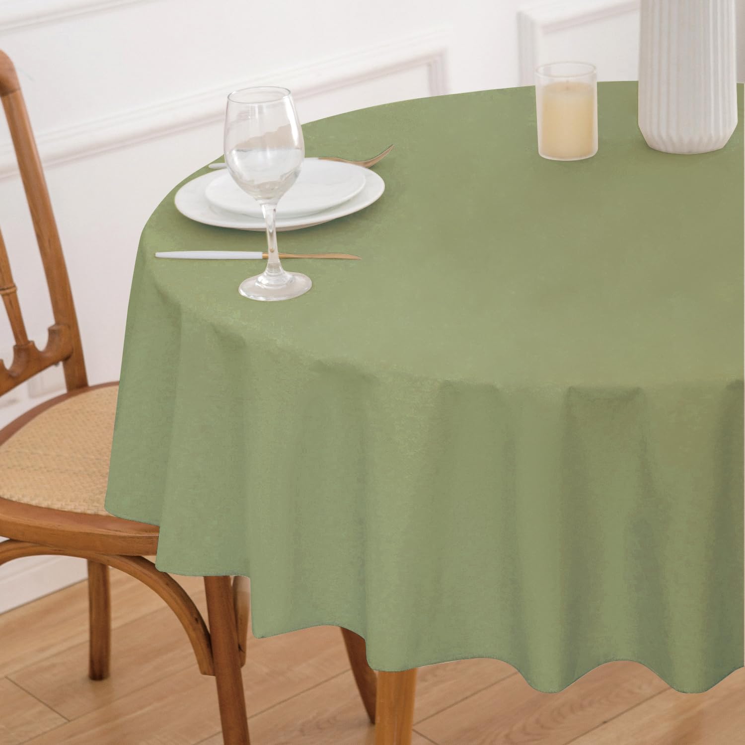 Nappe ronde en vinyle olive 122 cm avec envers flanelle NLMUVW