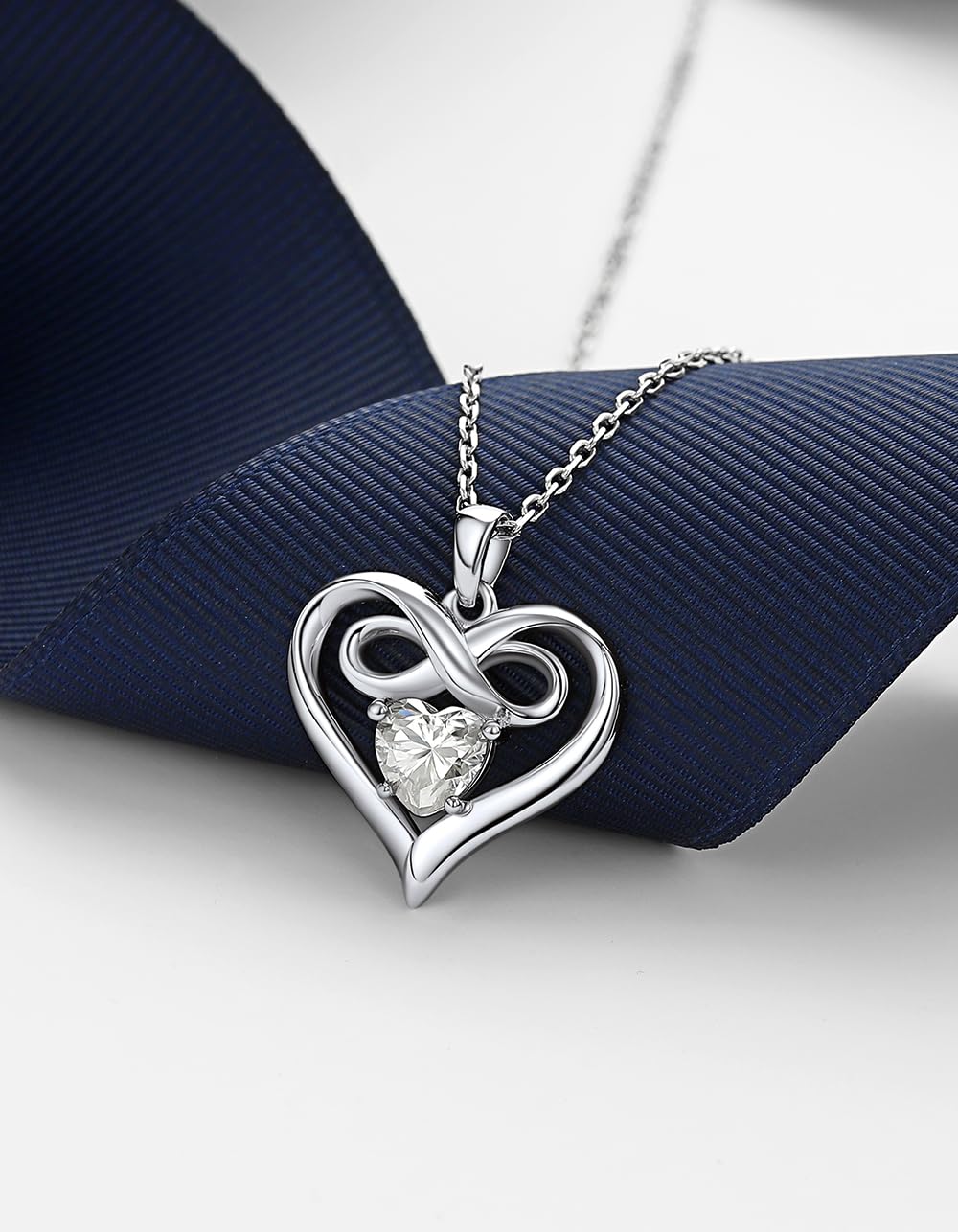 MomentWish Unendlichkeitszeichen Kette, 1 Karat Moissanite Halskette Damen Silber 925 Infinity Schmuck Liebe Herz Geburtstag Jahrestag Geschenk für Frauen