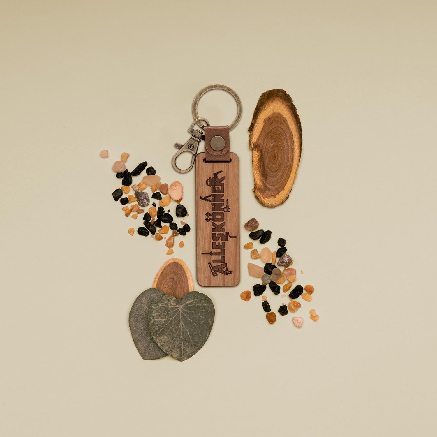GRUSS & CO 48329 Wooden Key Ring with Alleskönner Engraving Cherry Wood with Carabiner, Brown, Länge 15 cm - Image 3