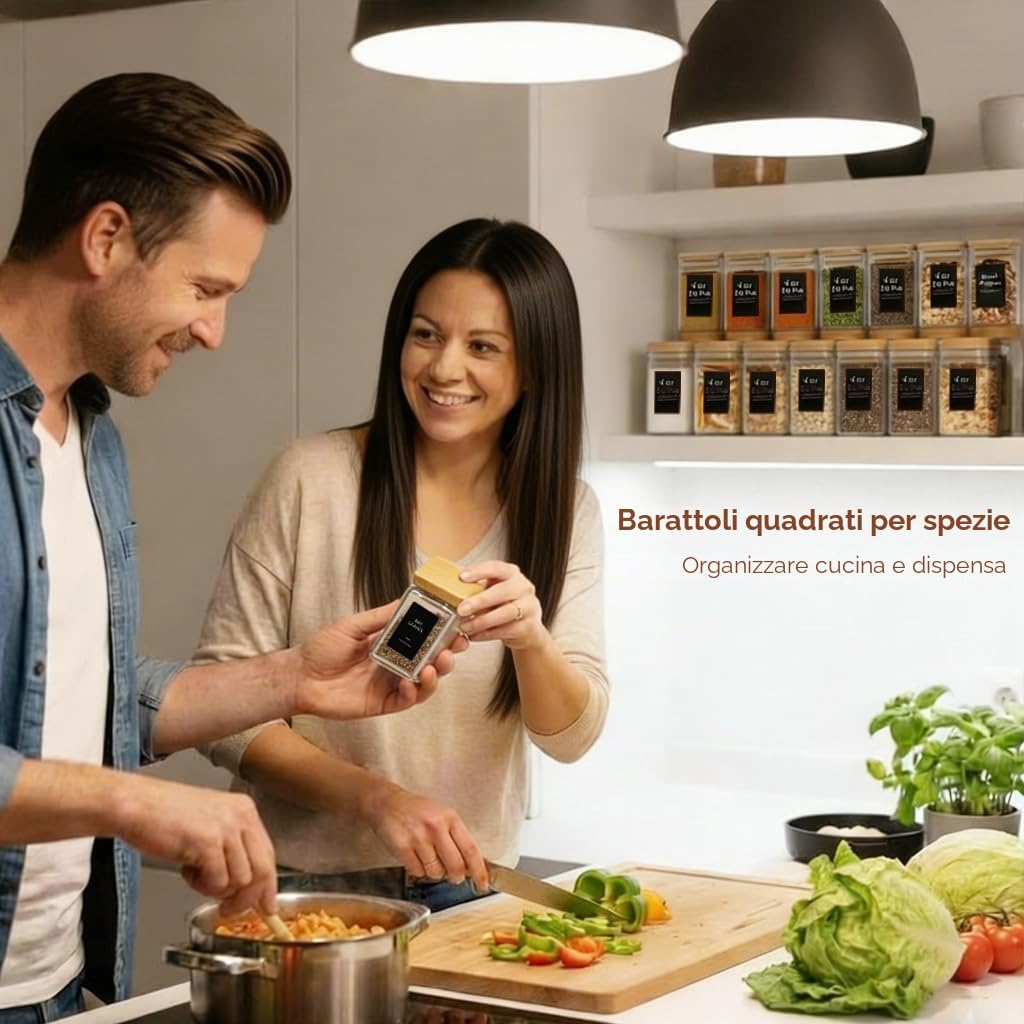ComSaf Barattoli Spezie Quadrati, 12 x 120 ml, Barattoli Vetro con Coperchio in Bambù, Contenitori Spezie Ermetici con 54 Etichette, per Porta Spezie per Cucina, Cassetto e Cucina