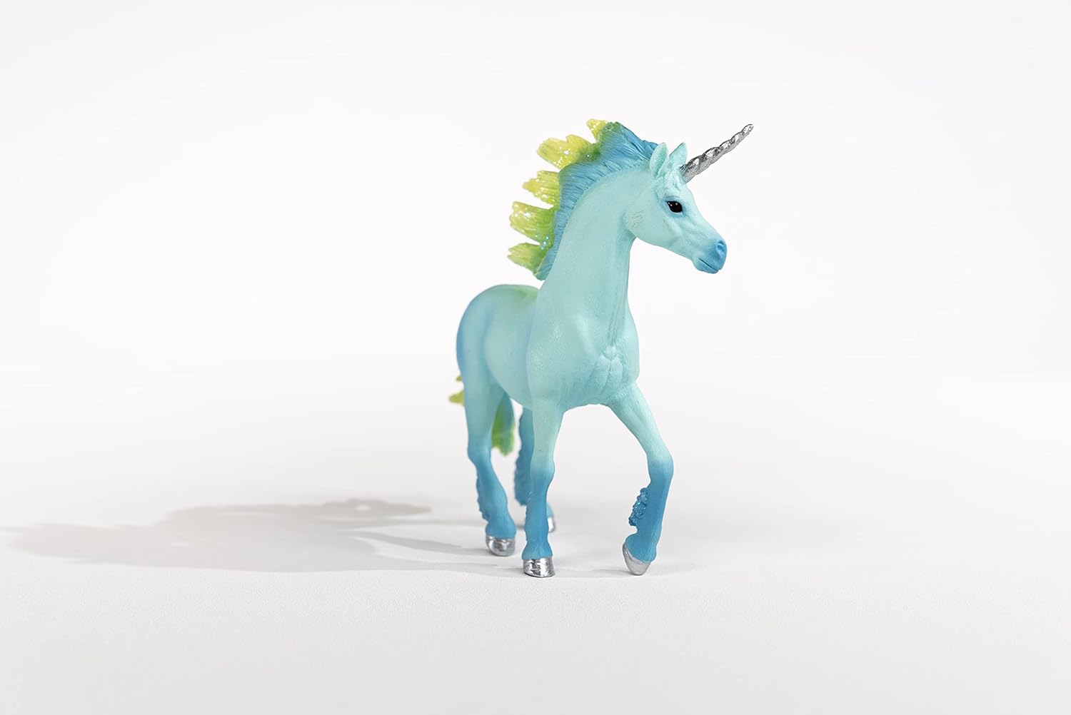 Schleich bayala - Marshmallow Unicorn Stallion - Unicorn Toy for Girls and Boys - Fantasy Horse Figurine for Kids Ages 5+