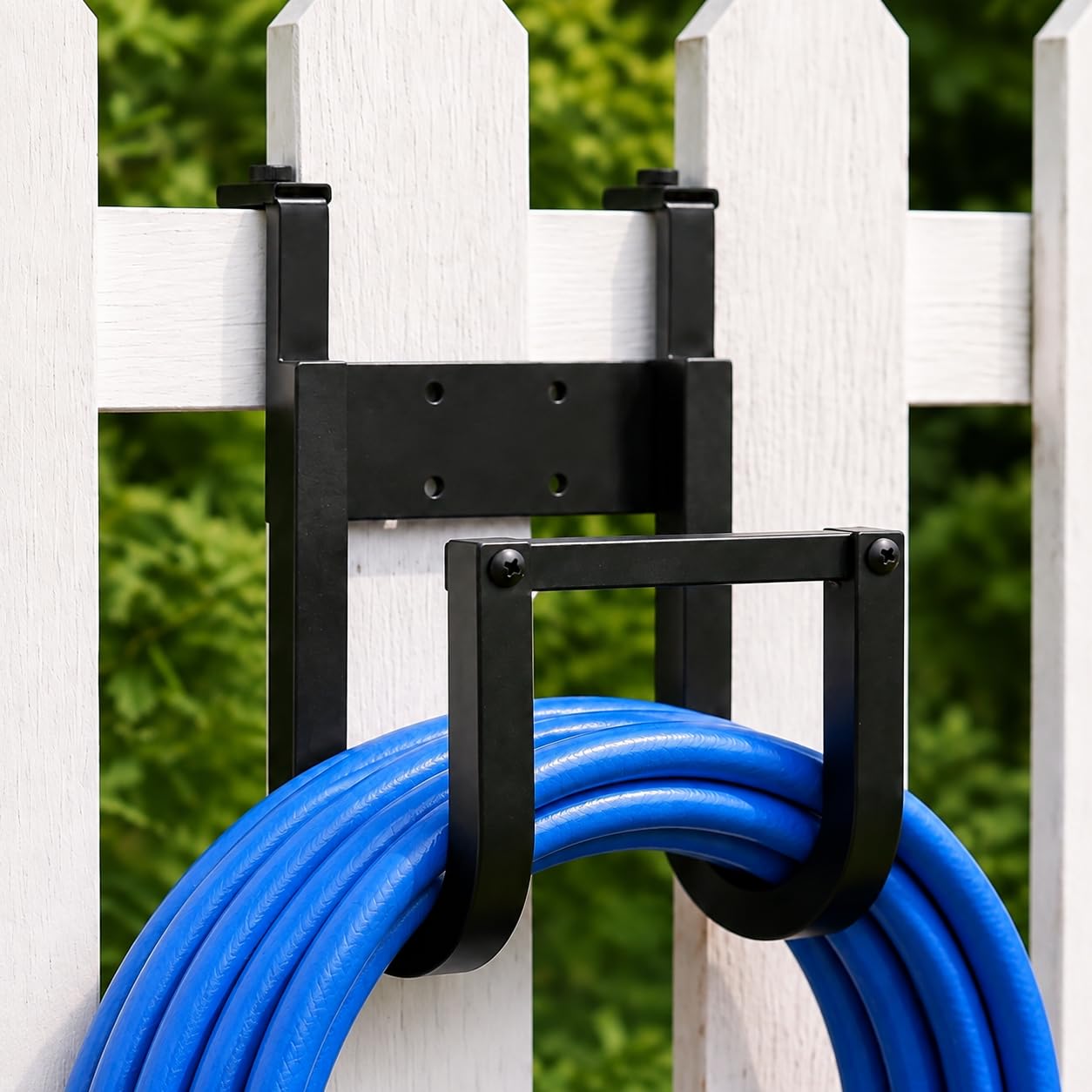 Gancio per tubo da giardino per esterni, da appendere, senza trapano, regolabile, per ringhiere di recinzioni, gancio per tubo in metallo resistente per cortile, patio, recinzione per piscina e