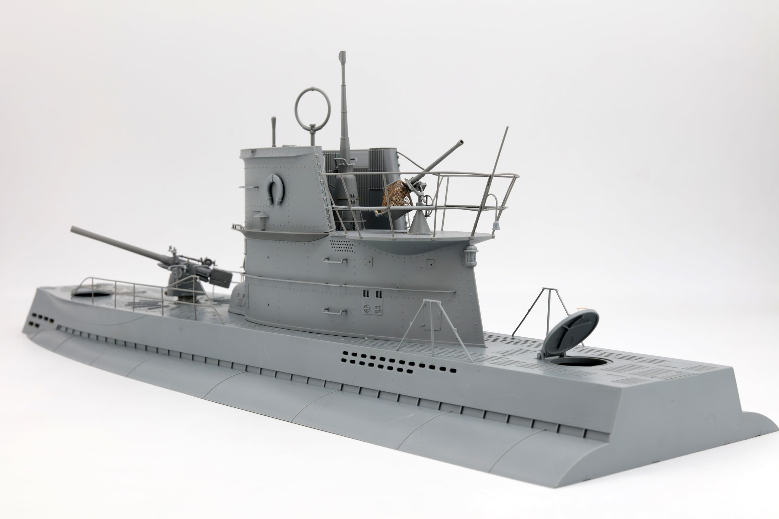 ボーダー 1/35 Uボート VIIC型 水上航行プラモデル＋搭乗員10体付 Amazon | ボーダーモデル（Border Model) 1/35 WWII ドイツ海軍 U