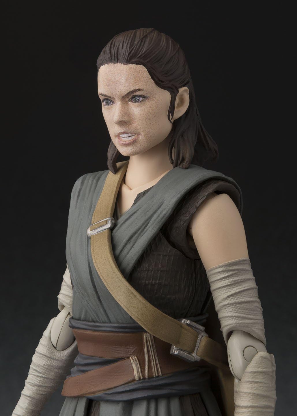 S.H. Figuarts Star Wars Rei (The Last Jedi), Approx. 5.7 inches (145 mm), ABS & PVC Pre-Painted Action Figure