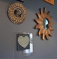 Vista 4 de UNIQOOO Portapapeles de acrílico transparente grueso con clip de acabado dorado brillante, perfecto para amantes del arte moderno, expertos en moda