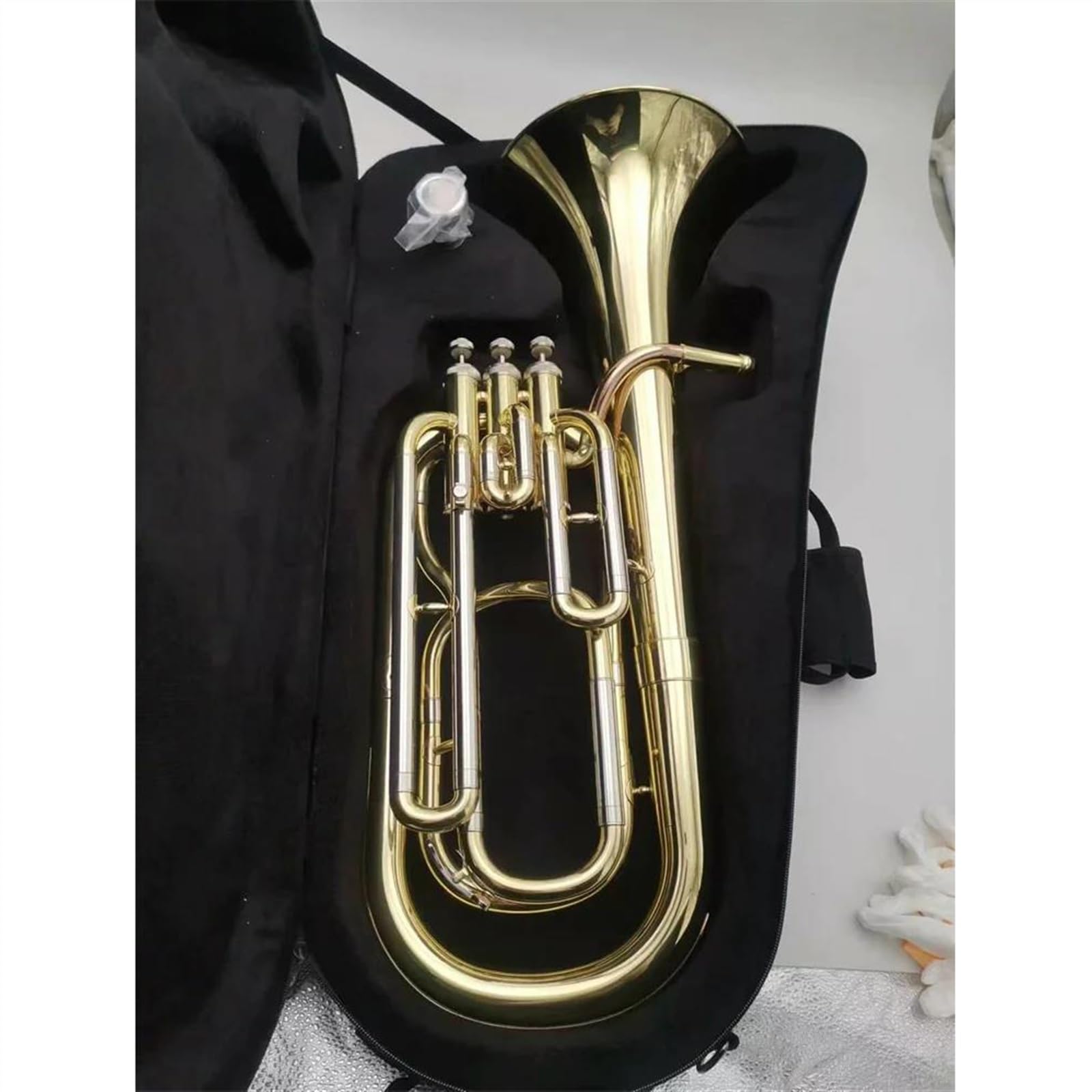 Professionelles euphonium Profesjonalny, Trzyklawiszowy Instrument Eufoniczny Baritono B-flat Tenorowy. Powierzchnia Lakierowana W Kolorze Złotym
