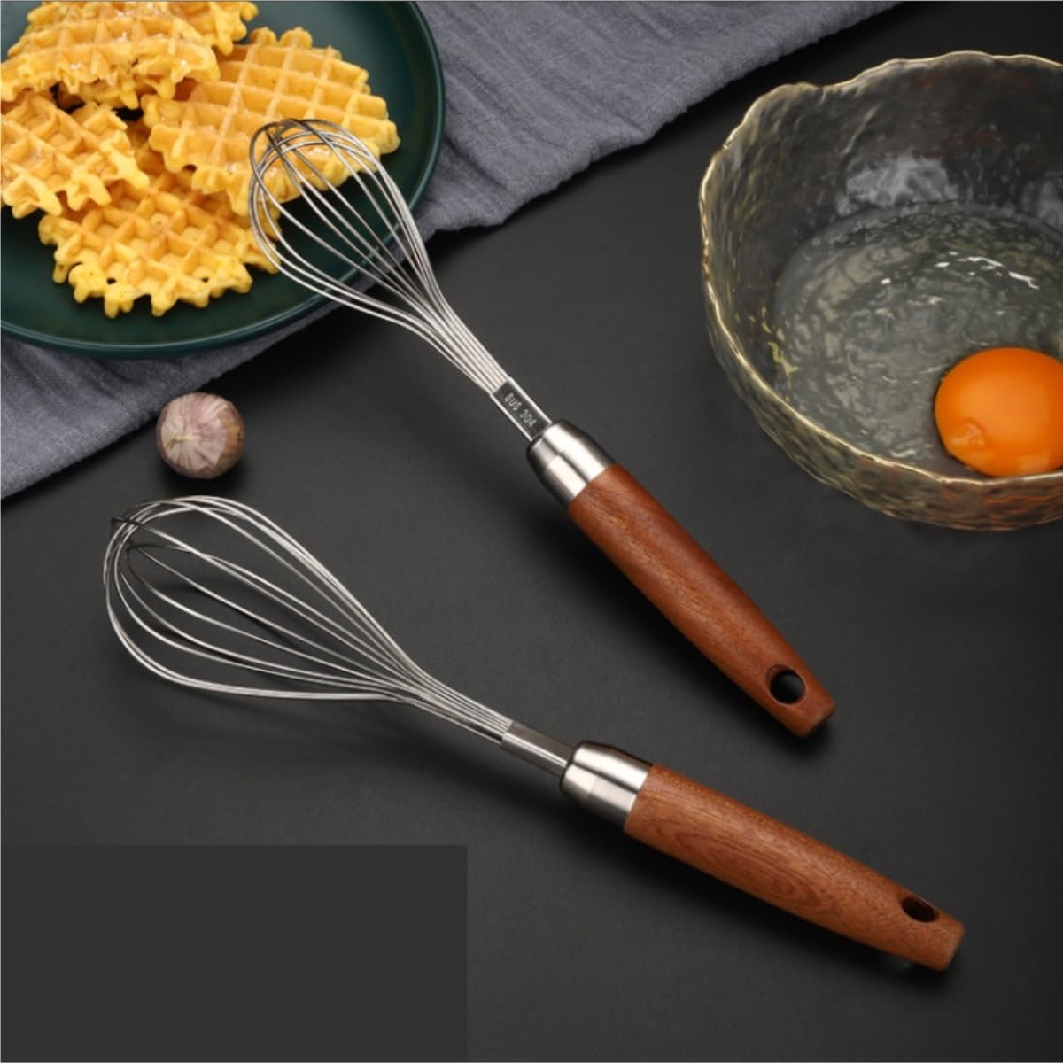 Sbattitore Uova Utensili da Cucina con Manico in Legno in Acciaio Inossidabile, Mixer Manuale for Uso Domestico, Sbattitore for Uova, Farina, Crema, Frusta Utensili Cucina(27.5x6cm)