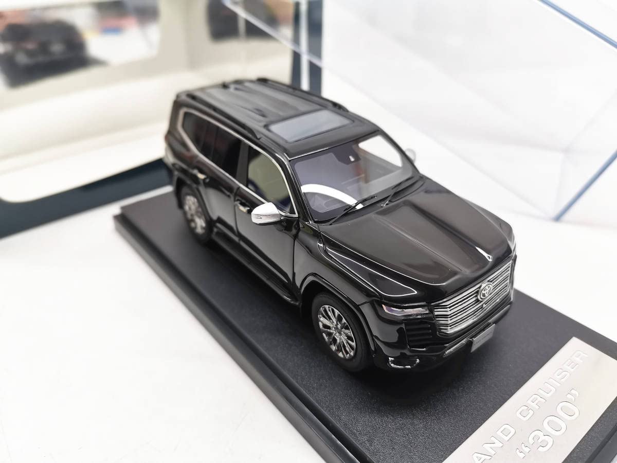 Amazon.co.jp: MARK43 1/43 Mini Car Land Cruiser LC300 ZX