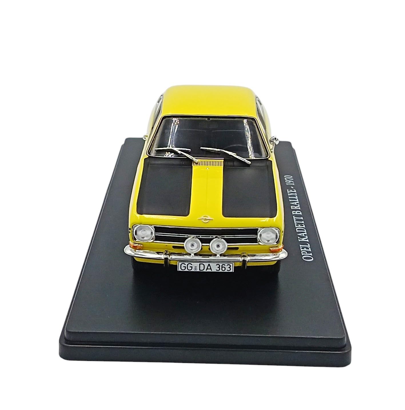 OPO 10 Modellino da Collezione in Scala 1/24 Compatibile con Opel Kadett B Rallye (1970) VC056