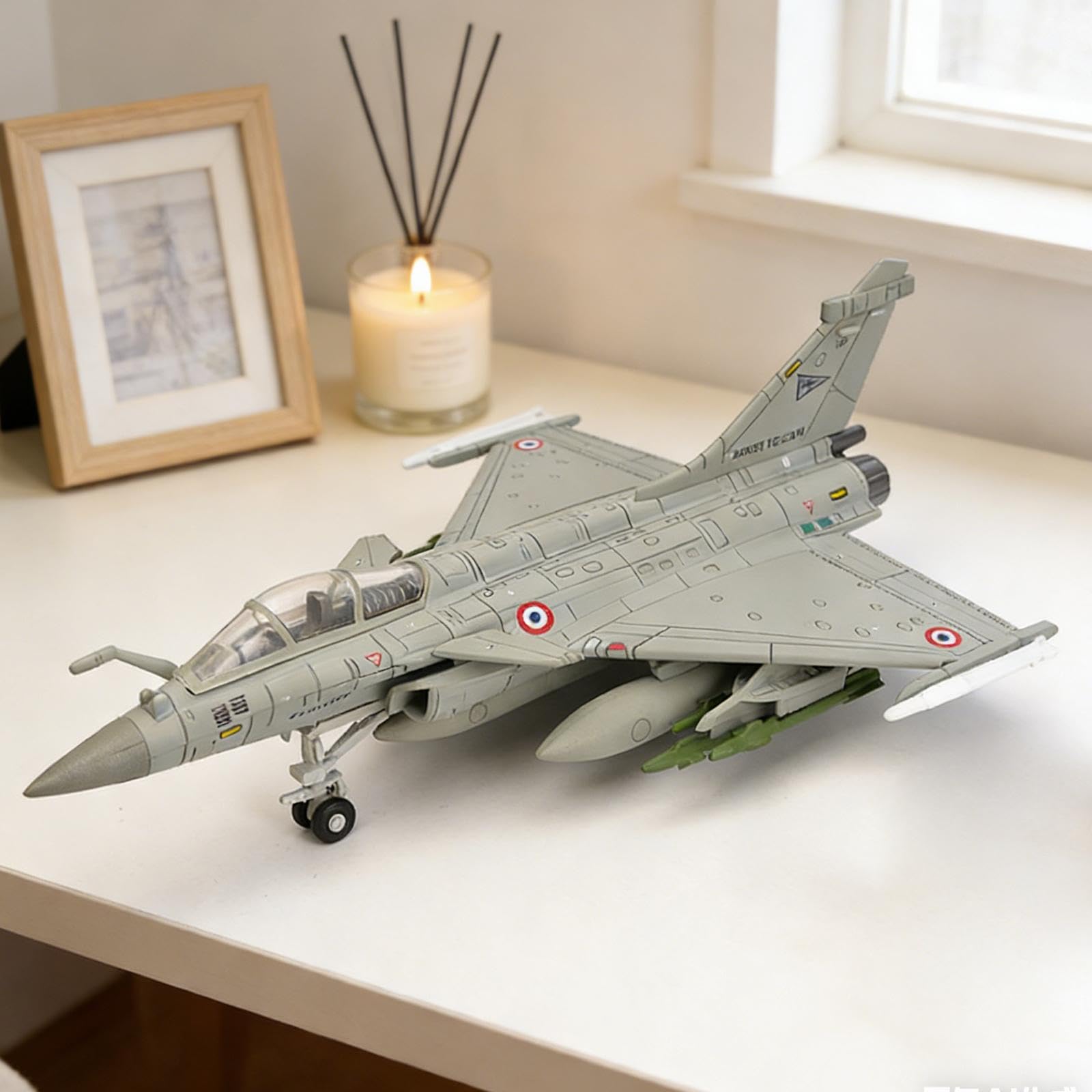 Menolana 1:72 French Fighter Jet Model Plane DIY Assembly Airplane Toy Attack Fighter Model for Cafes Livingroom Office Tabletop Decor — view 7