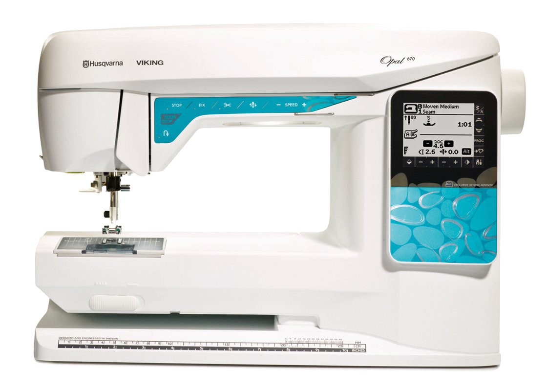 Machine à coudre électronique Opal 670 pour aménager votre atelier de mode