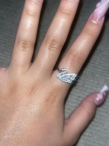 SWAROVSKI リング 指輪 Dancing Swan シルバー スワロ Amazon.com: SWAROVSKI Rhodium Plated White Dancing Swan Ring, Size