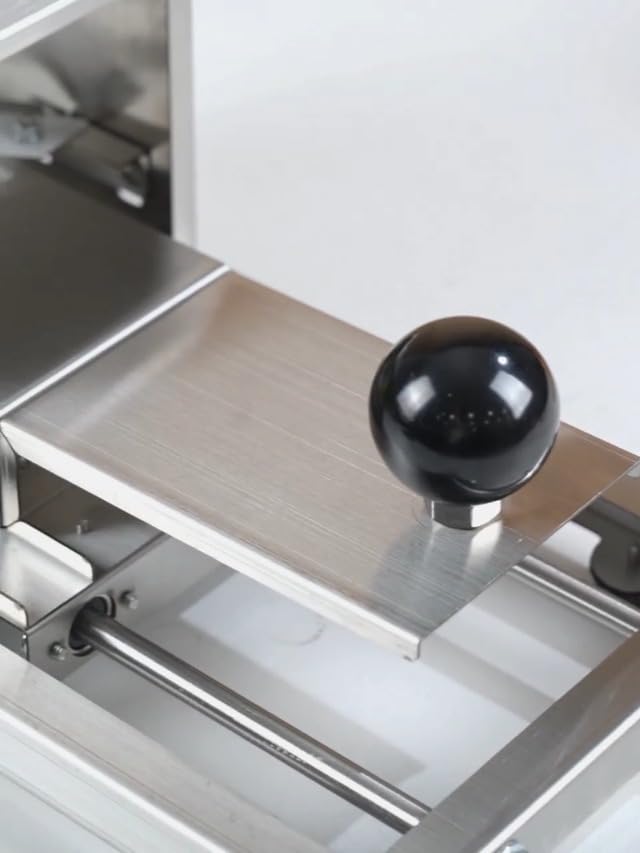 Bread Slicing Machine with Adjustable Slice Height and Push-pull Cutting Design, Suitable for Bagels and Hamburgers.