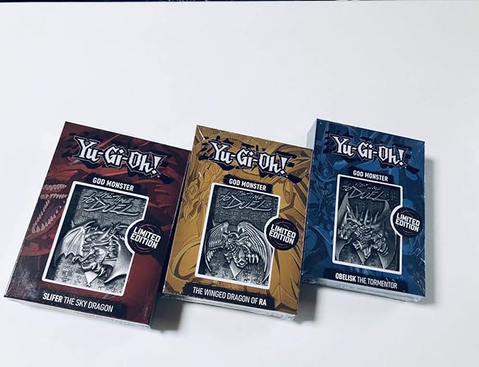 Amazon 各5000枚限定 遊戯王 三幻神 金属製 カード 3種セット オシリス ラー オベリスク シリアルナンバー入 おもちゃ おもちゃ
