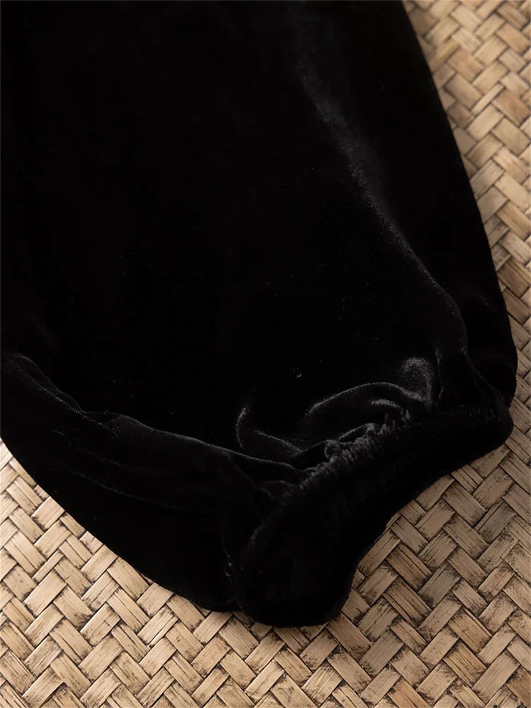 Camisa retro de manga larga de seda con cuello redondo y hebilla de una sola fila para mujer