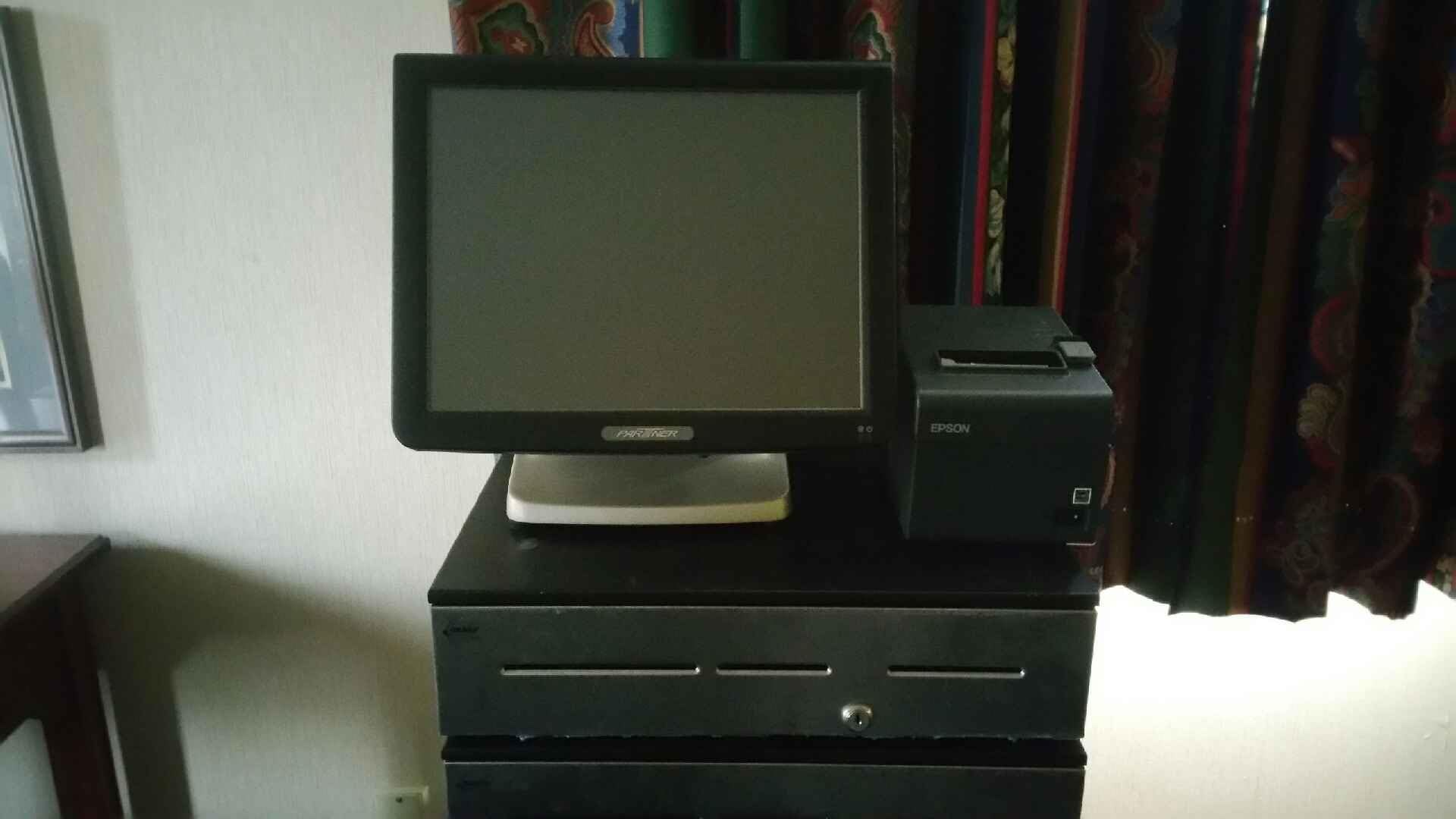 Partner Tech - SP-800-2R2-2P7-MSR - Partner Tech, Sp-800, Pos Computer, 15 Resistive Tft, Intel 1.8ghz Dual Core, 3 Trk