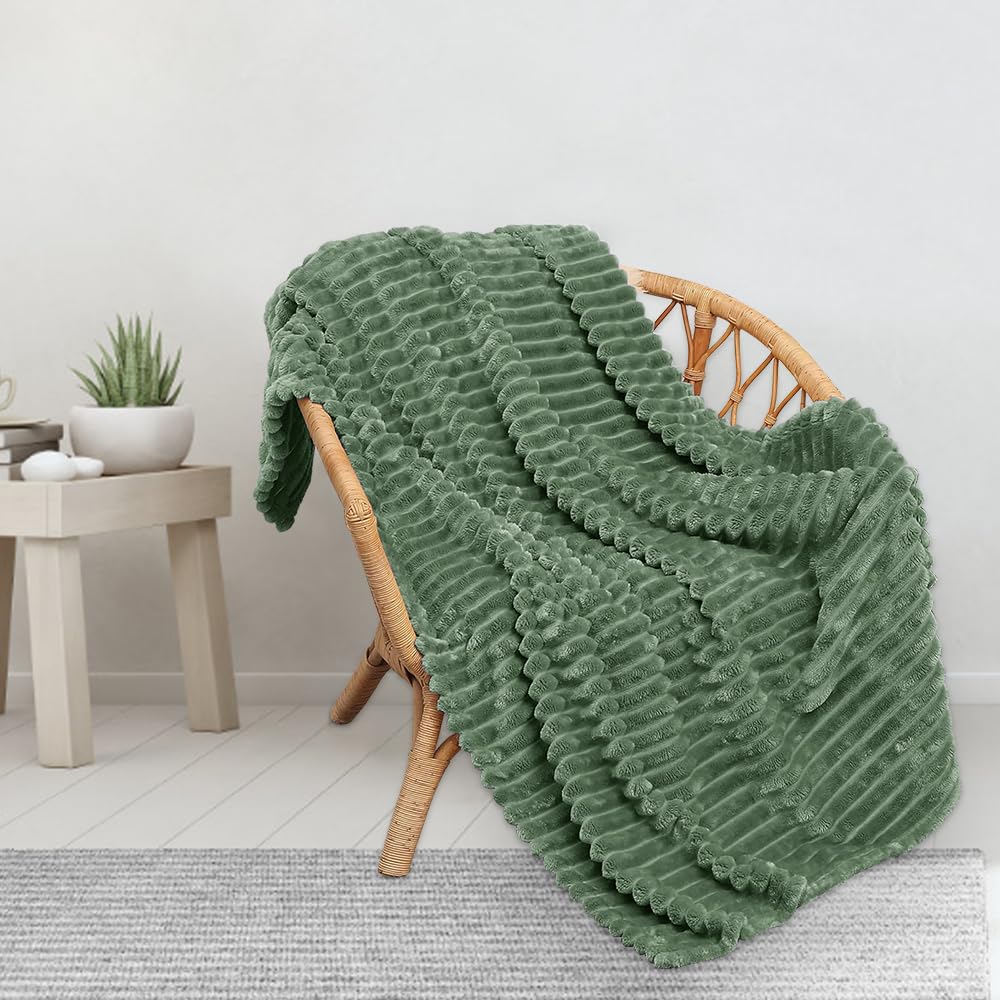 LIMITADA Manta Pequeña de Franela 100X150cm, Verde, Pelo Suave y Ligera de Terciopelo, para Invierno, Siesta Cómoda para Cama Sofá Dormitorio Oficina