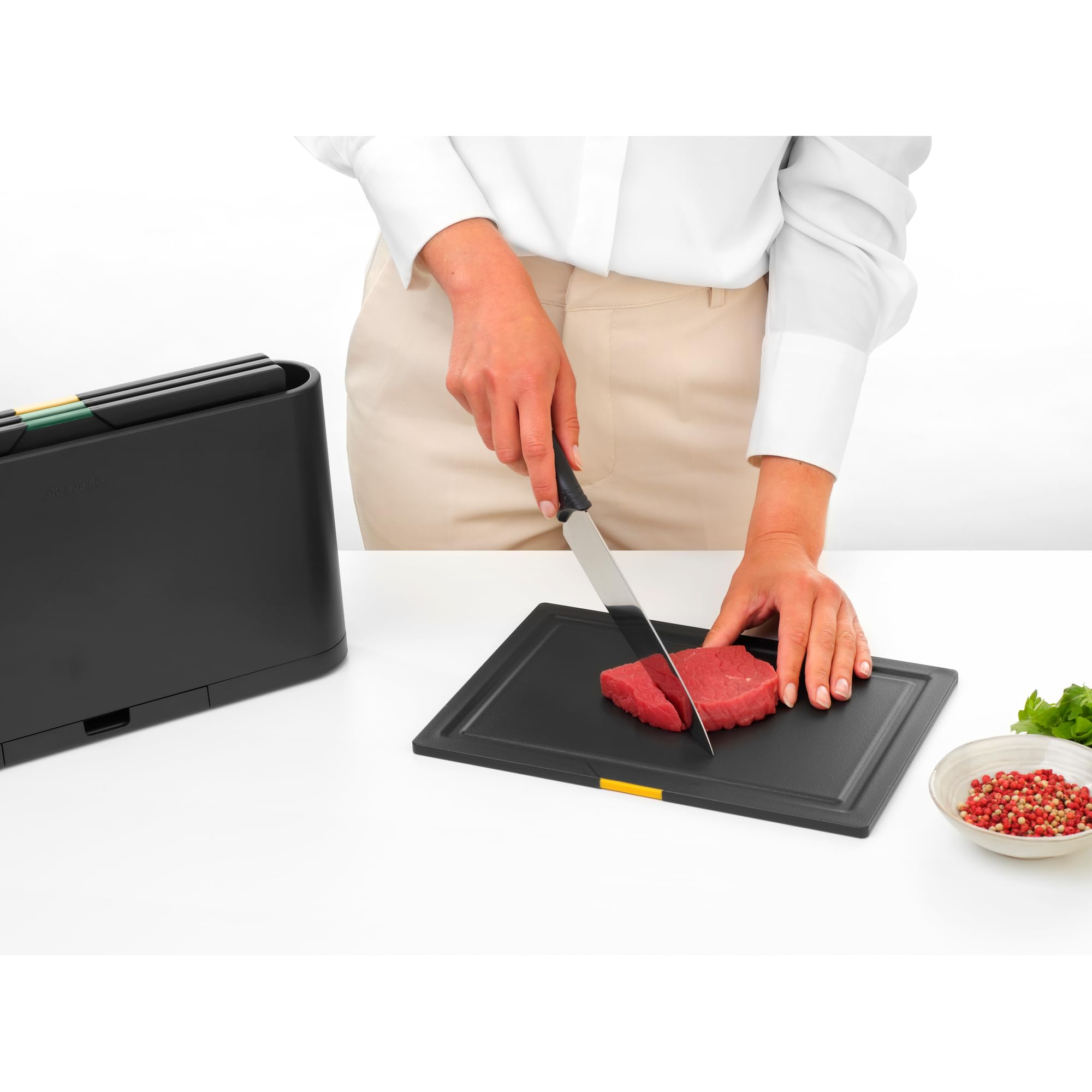 Juego de tablas de cortar TASTY+ Brabantia con soporte integrado para teléfono y tableta | 4 Tablas de cortar con estuche organizador | Doble cara | Aspecto de madera antideslizante | Dark Grey