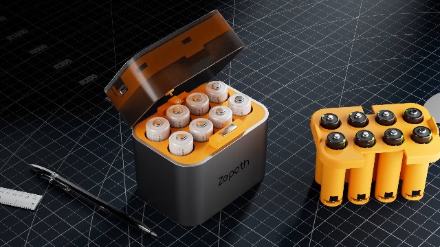 Amazon | 単3形 単4形充電池充電器セット 8スロット充電器+単4電池