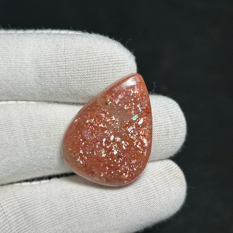 Cabochon en pierre de soleil naturelle pour créer vos colliers et pendentifs DIY