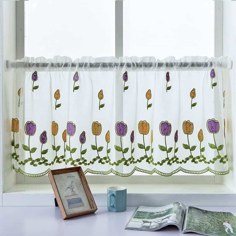 Rideaux de cantonnière floraux pour sublimer la décoration de votre fenêtre de cuisine