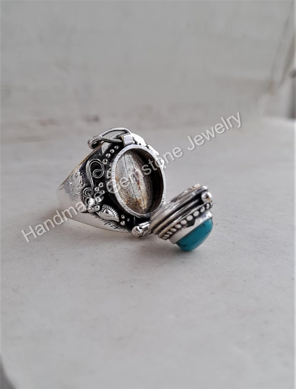 Blue Copper Turquoise Ring| Poison Pillbox Ring| Antique Poison Ring| Mojave Turquoise Ring| Oval Stone Ring| Openable Ring| Snuff Ring| Secret Message Ring| Turquoise Jewelry