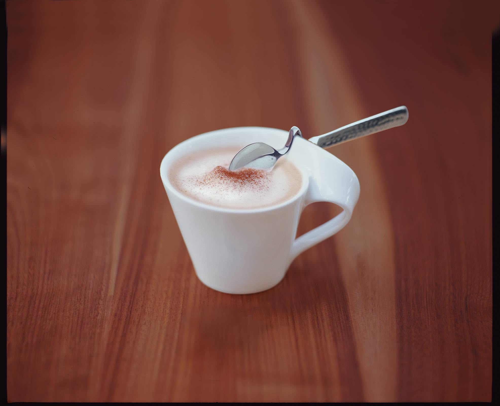 Villeroy & Boch NewWave Caffè Lot de 12 petites cuillères à café et à expresso au design ondulé NewWave en acier inoxydable de qualité supérieure, passent au lave-vaisselle, 17,5 cm et 12 cm, argent