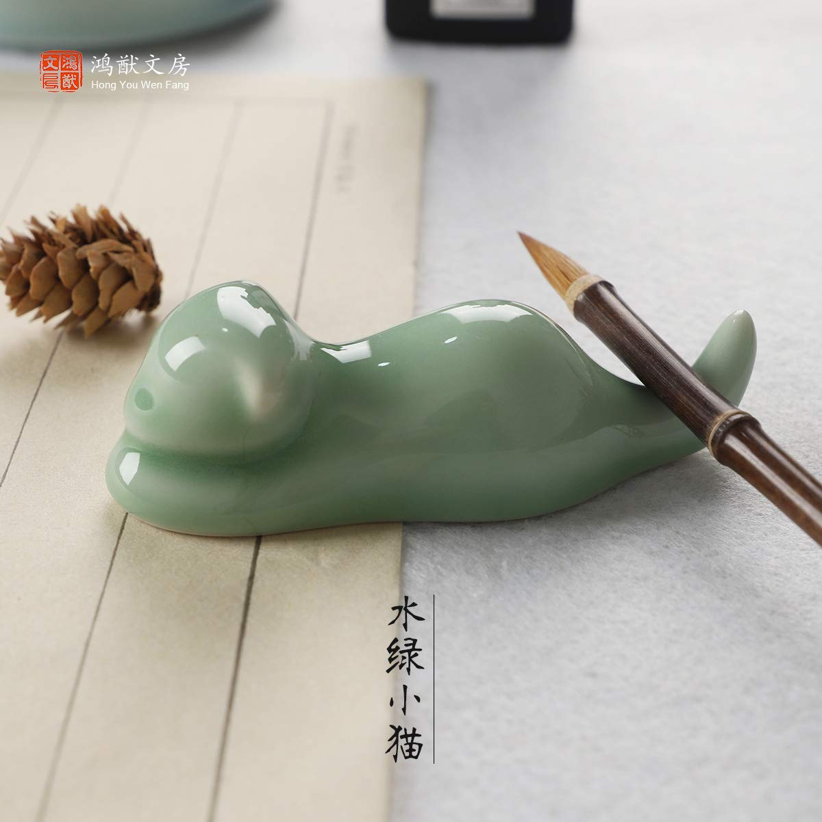 Amazon.co.jp: 筆置き 猫 文鎮 青磁 陶器 - 書道が好きな友人への