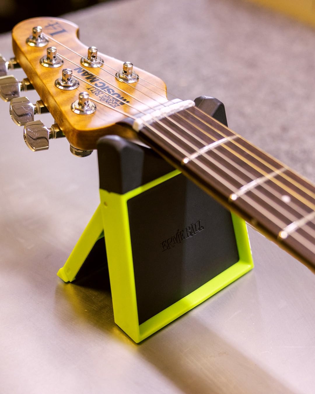 Ernie Ball Guitar Neck Rest (P09617)