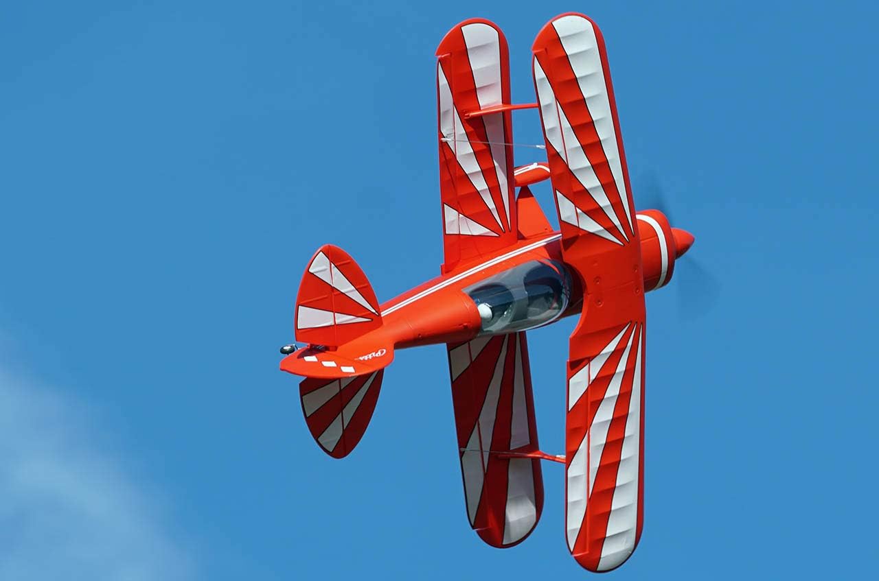 FMS Pitts V2 1400mm in a knife-edge flight