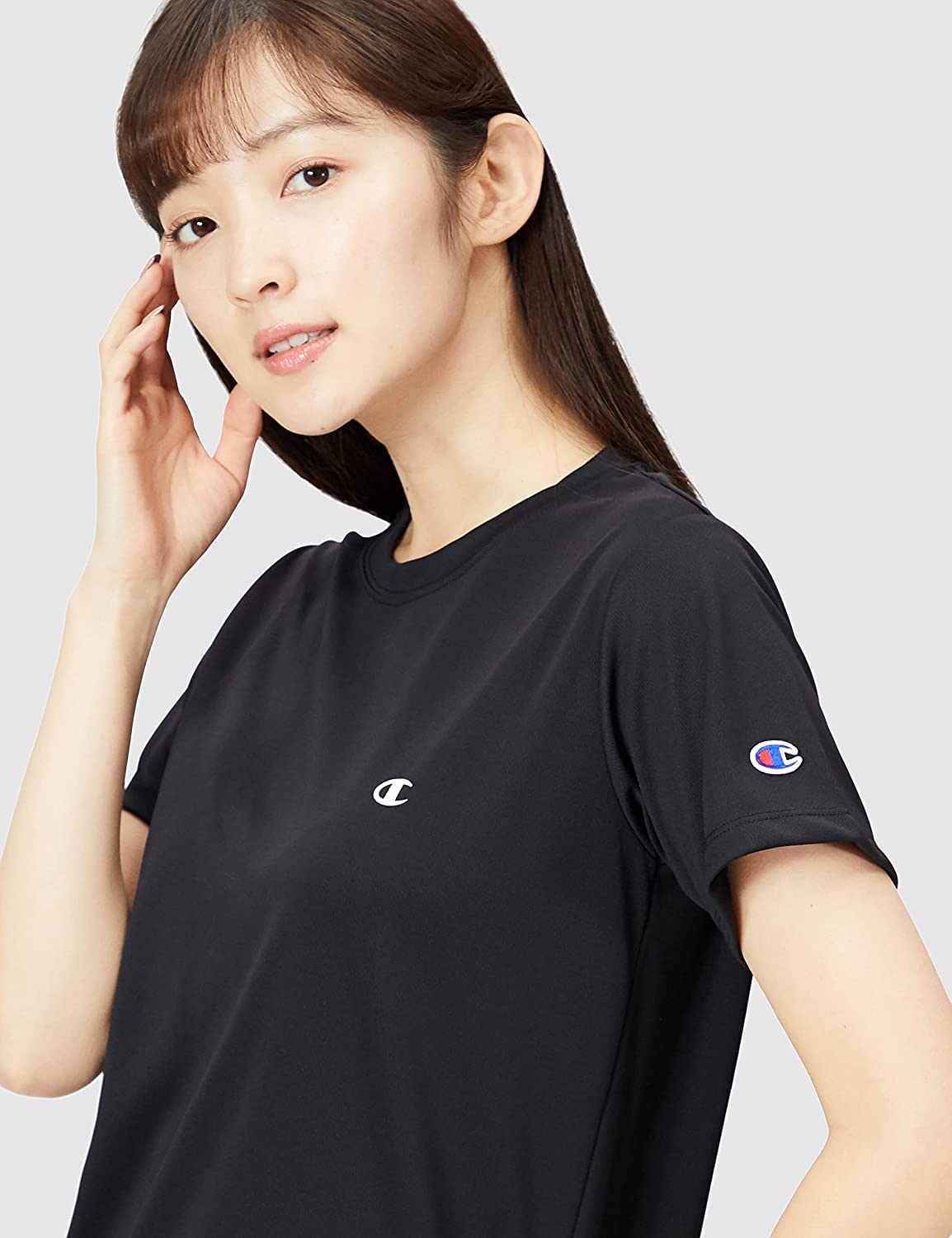 Championのストアを表示 Champion Tシャツ 半袖 丸首半袖シャツ 丸首 UVカット 吸水速乾 ワンポイントロゴ ショートスリーブドライTシャツ CWSTS301レディース in use
