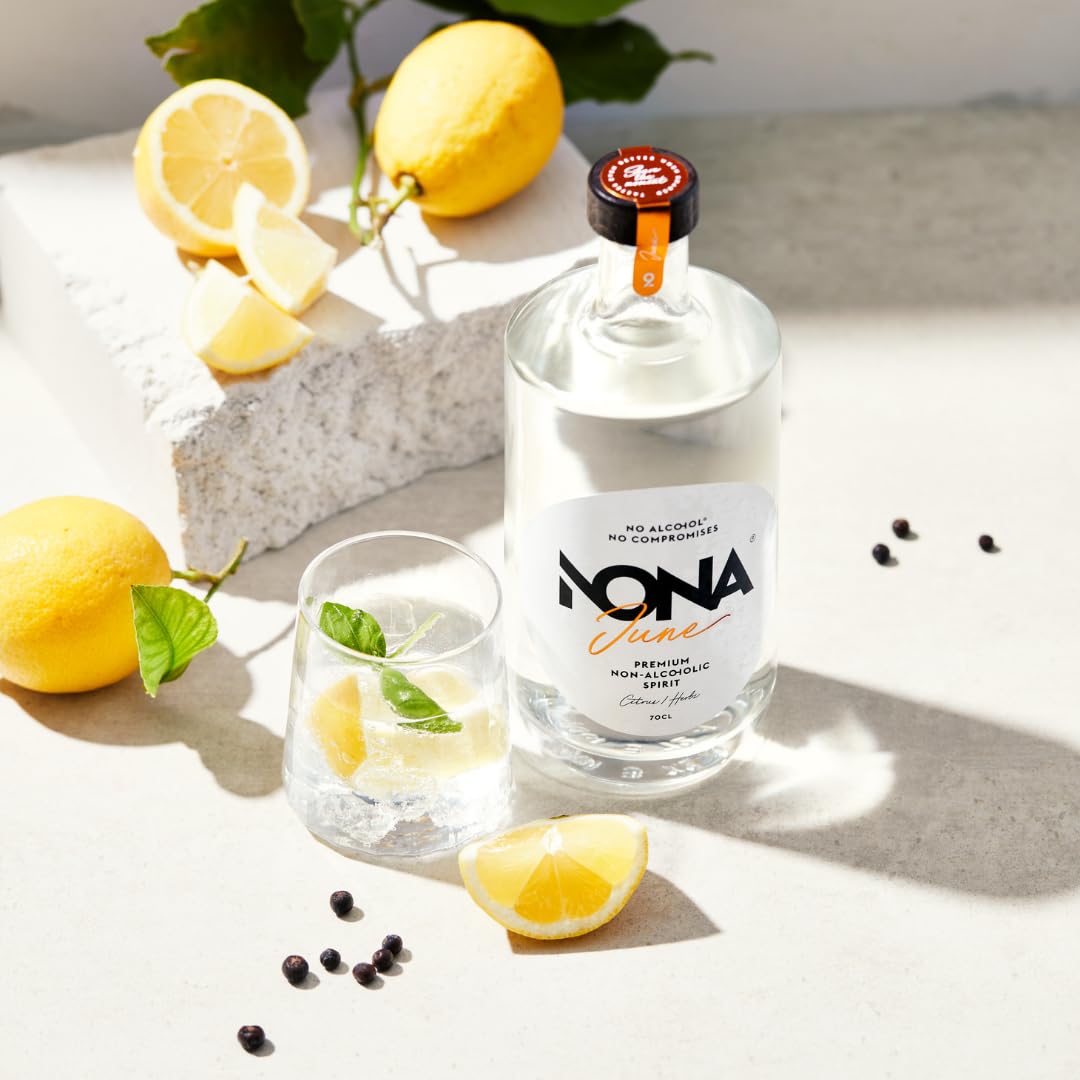 NONA June 700ml | Alternative sans alcool au gin avec 9 botaniques | Agrumes, basilic, genièvre & poivre | Saveur fraîche & épicée | 0% vol | Parfait pour cocktails sans alcool