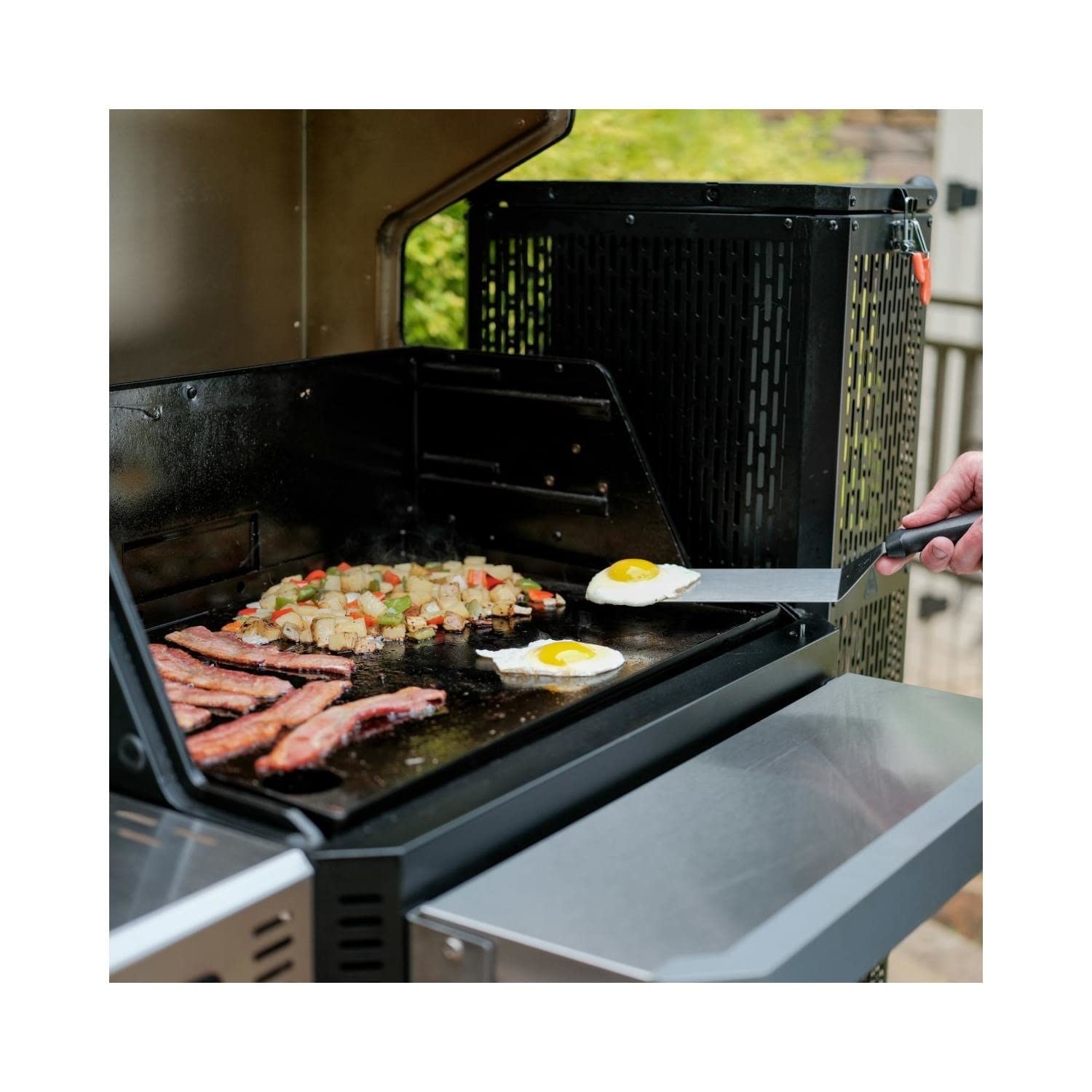 Masterbuilt® Gravedad Series™ 800 Barbacoa de carbón Digital + Plancha + Fumador en Negro