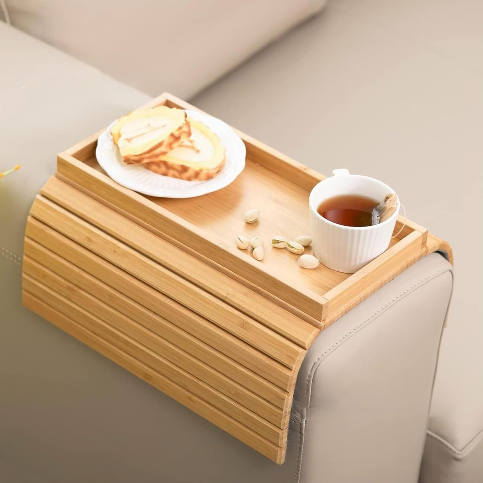 D&D Living Vassoio per Divano - Mensola Flessibile per Bracciolo in Legno Naturale | Vassoio per Divano, Bambù Naturale (XL