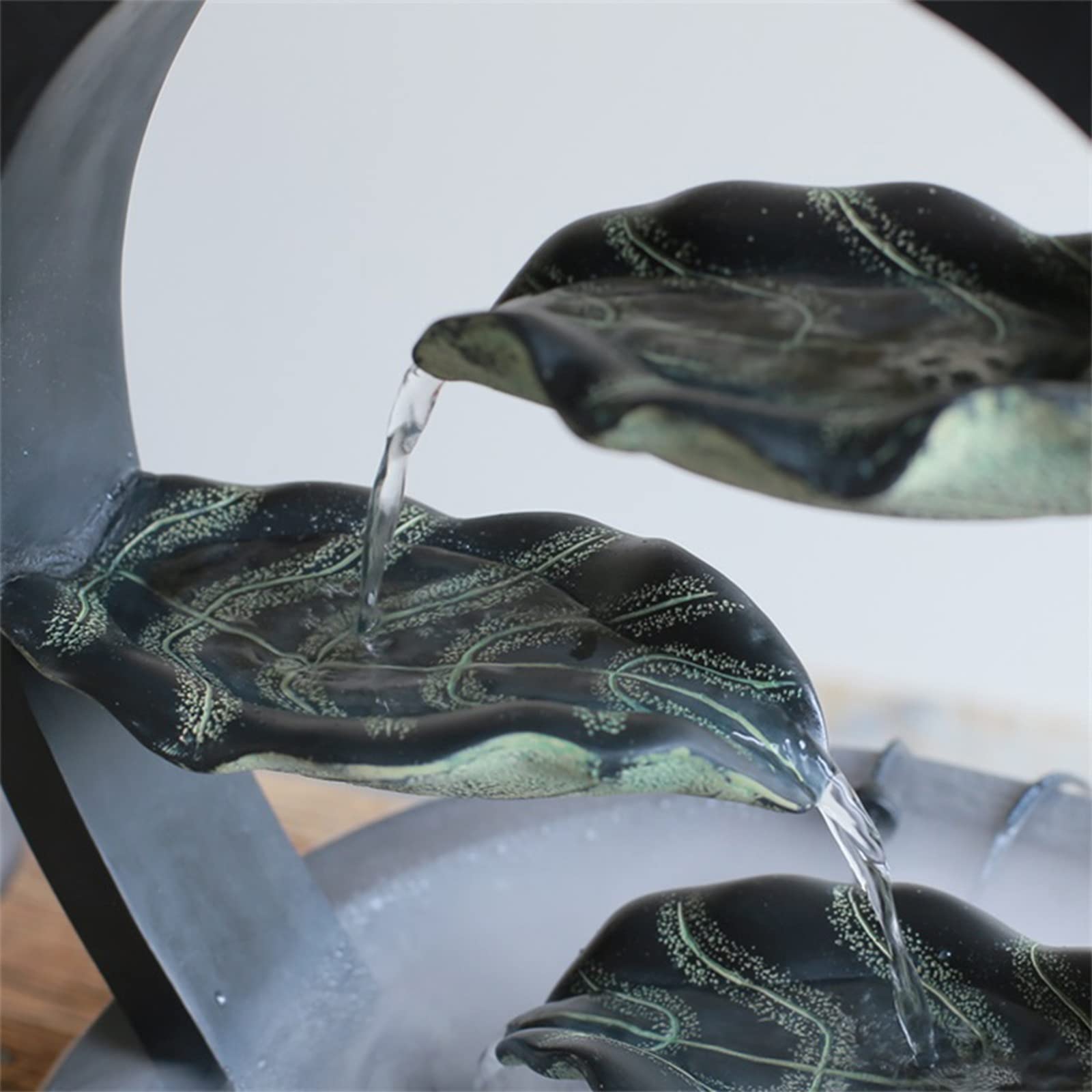 Fontana da Tavolo Fontana da tavolo Feng Shui trasforma la fontana dell'acqua Decorazione fortunata Acqua d'arte Caratteristiche Caratteristica Piccolo serbatoio di pesce Bonsai Umidificatore for il s