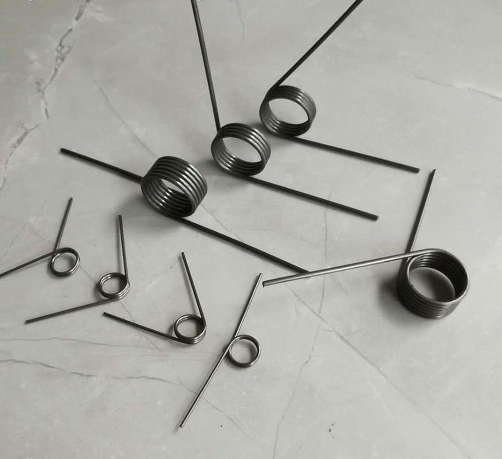 10 Pièces Ressort de torsion, diamètre du fil 0.8mm, OD 10mm, ressort de torsion en forme de V, 0.8X10mm ODX3 TurnsX180 degrés
