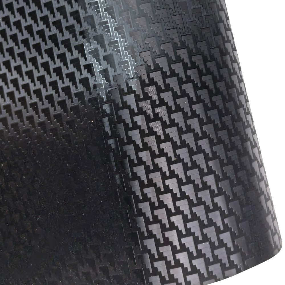 Covering carbone thermoformable avec libération d'air pour auto