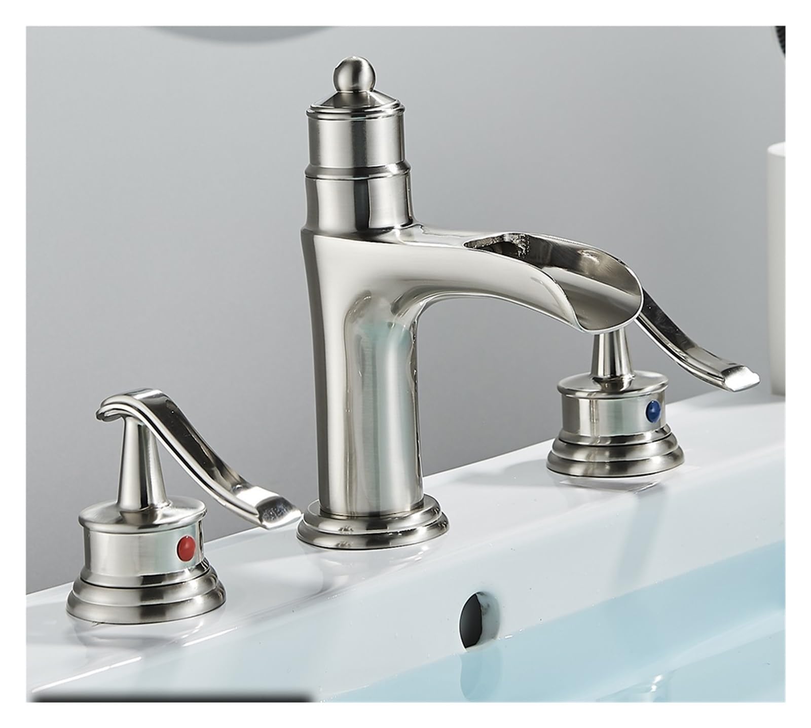 Vasque classique en nickel brossé avec mitigeur chaud et froid de luxe