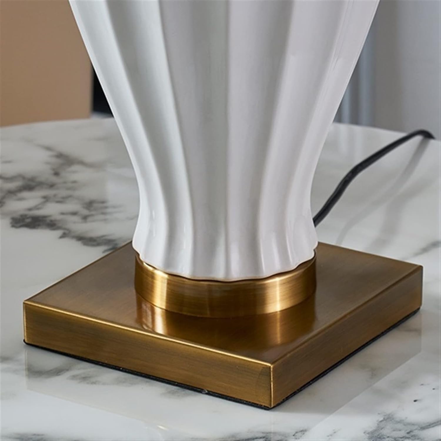 Lámparas de mesita de noche, lámpara de mesa de cerámica blanca simple compatible con dormitorio, sala de estar, lámpara de mesita de noche, lámpara colgante